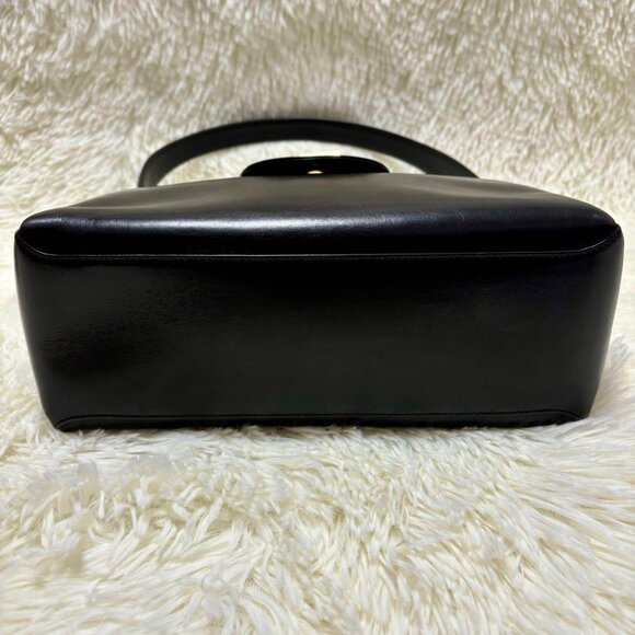 GUCCI Turnkey Vintage Handbag BLACK - Picture 6 of 10